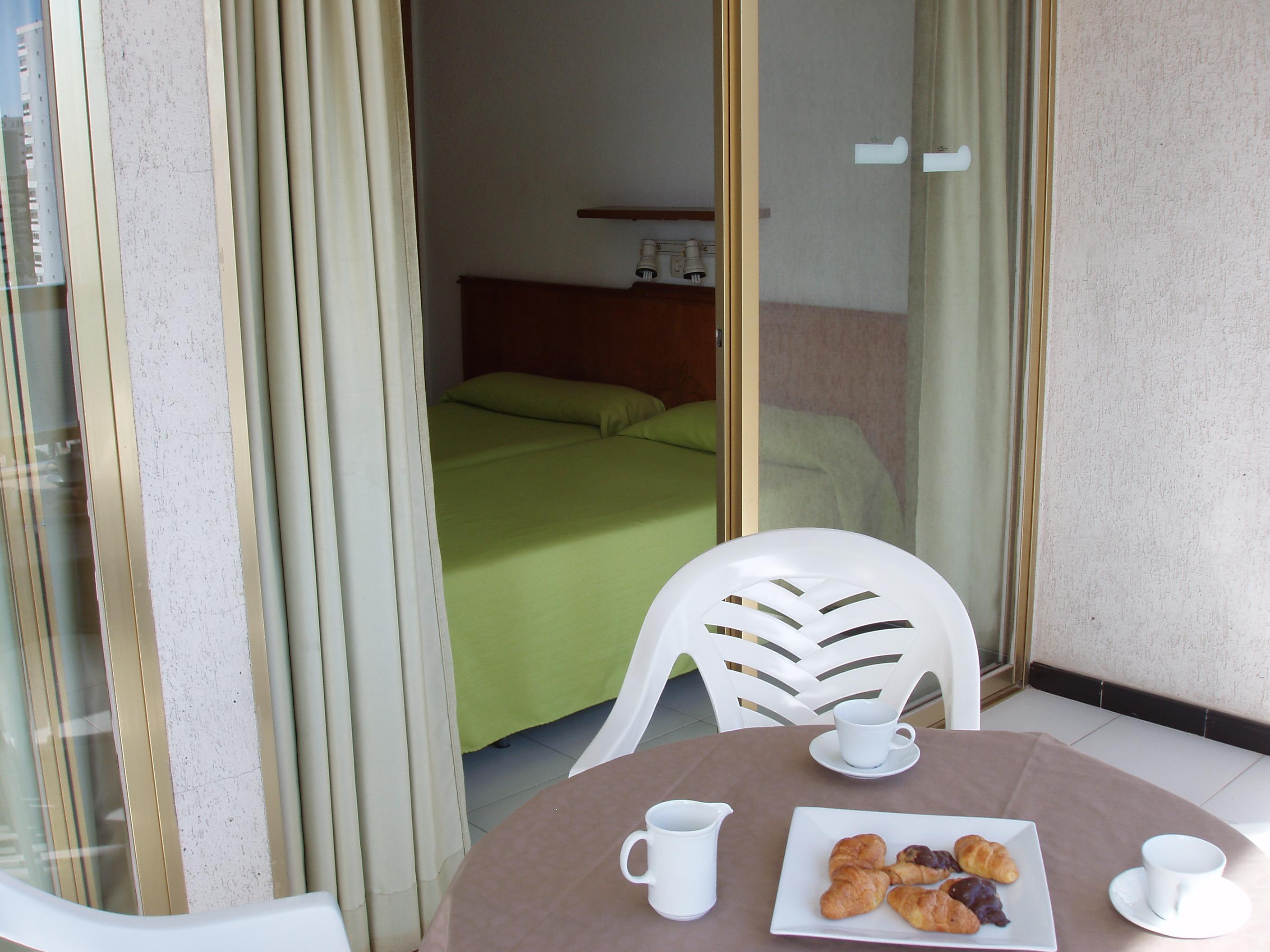 Apartamentos Maria Victoria Бенидорм Екстериор снимка