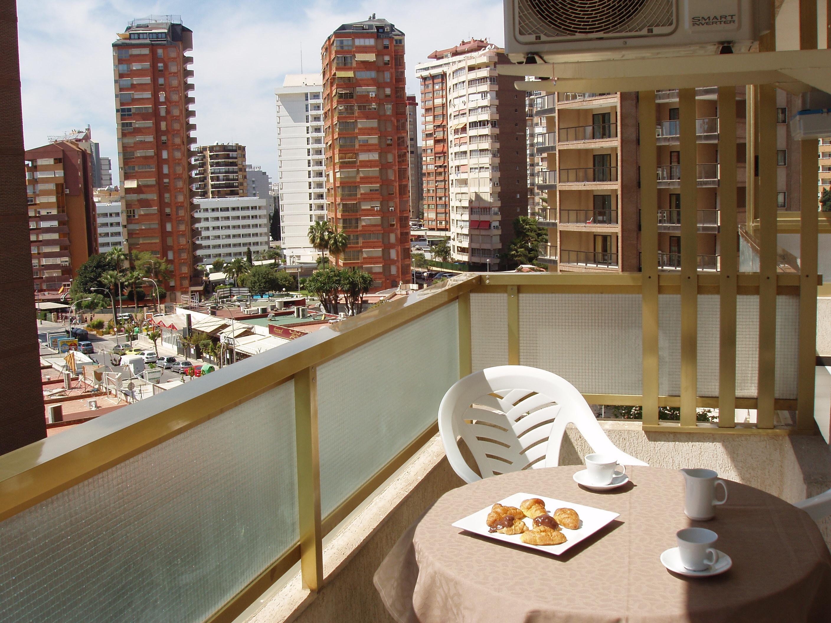 Apartamentos Maria Victoria Бенидорм Екстериор снимка