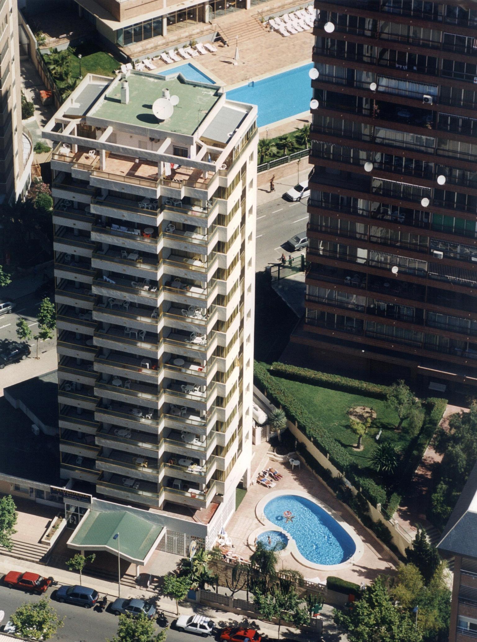 Apartamentos Maria Victoria Бенидорм Екстериор снимка