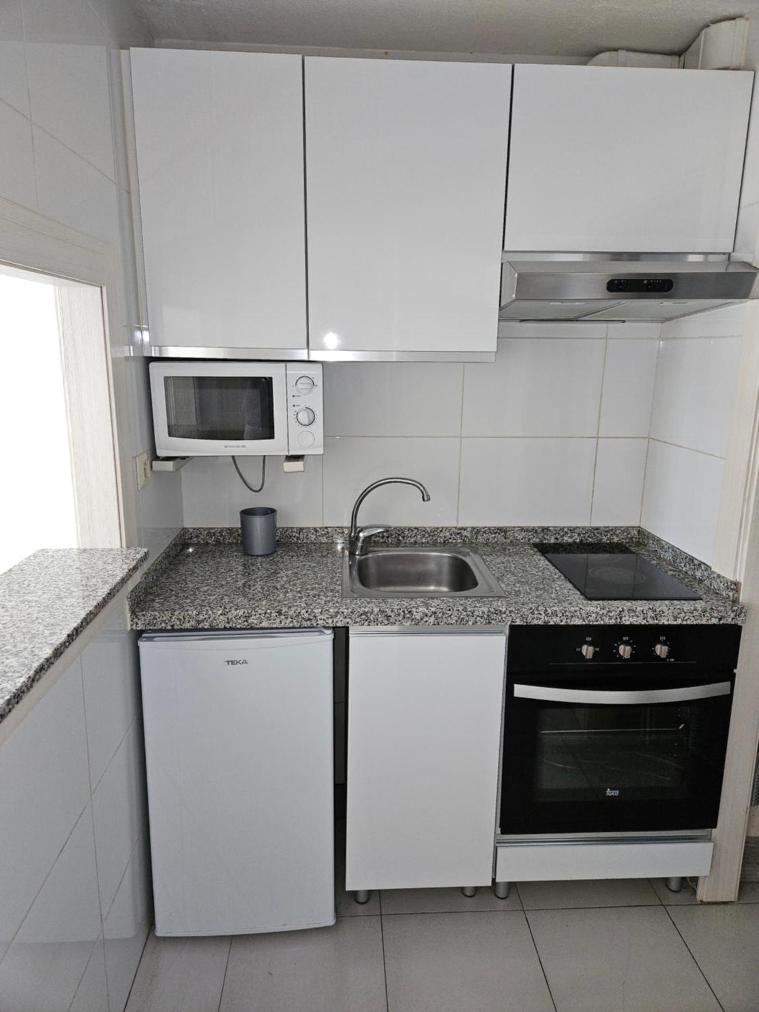 Apartamentos Maria Victoria Бенидорм Екстериор снимка