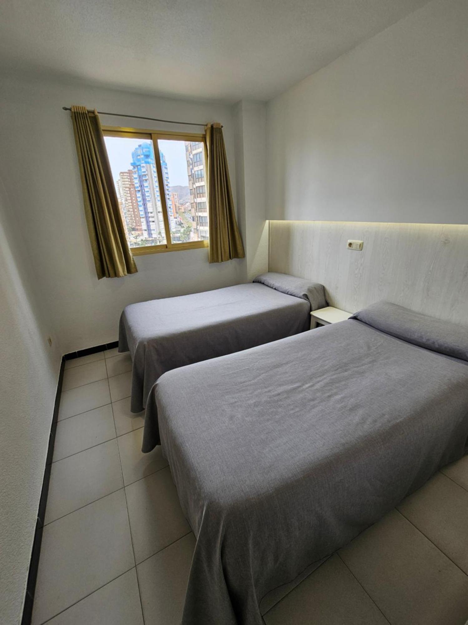 Apartamentos Maria Victoria Бенидорм Екстериор снимка