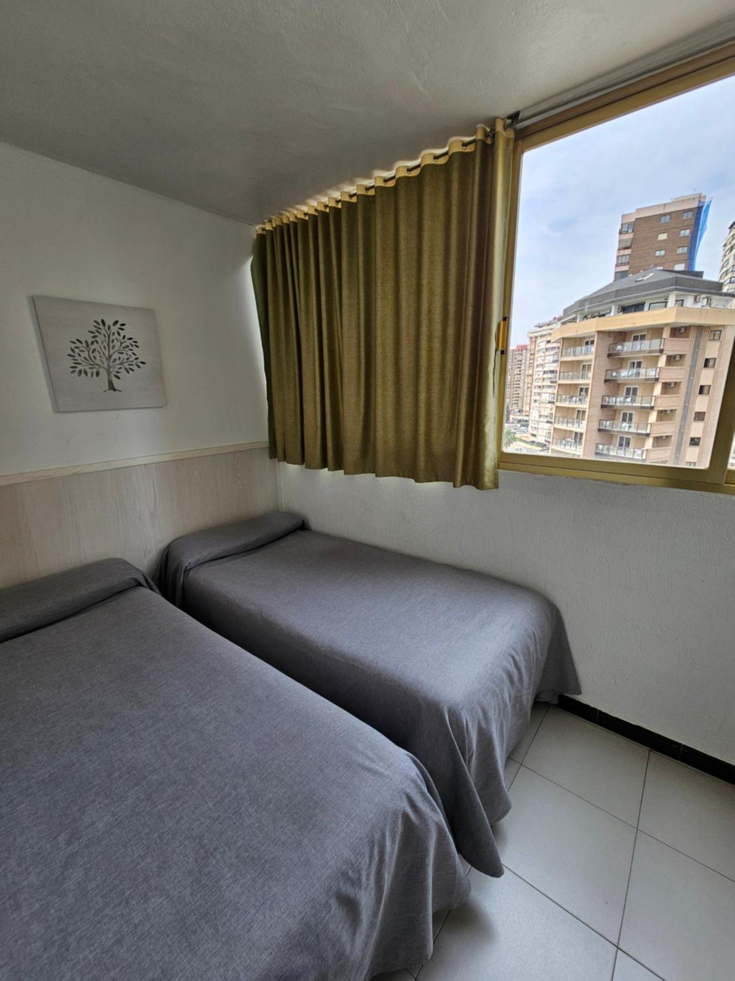 Apartamentos Maria Victoria Бенидорм Екстериор снимка