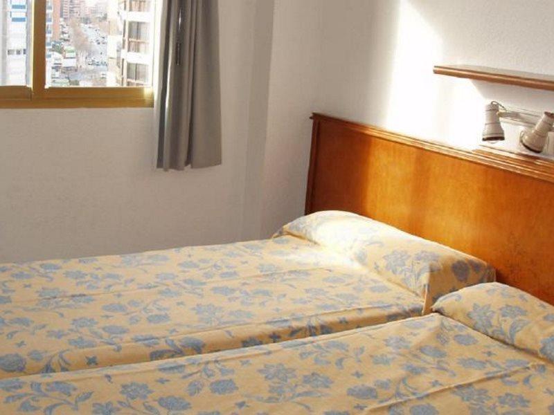 Apartamentos Maria Victoria Бенидорм Екстериор снимка