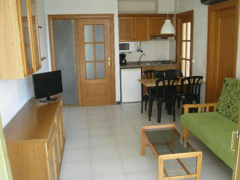 Apartamentos Maria Victoria Бенидорм Екстериор снимка