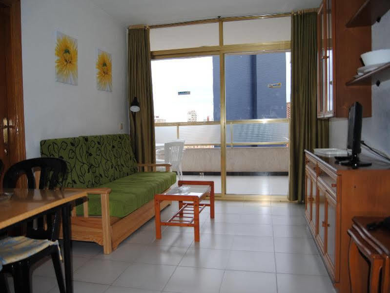 Apartamentos Maria Victoria Бенидорм Екстериор снимка