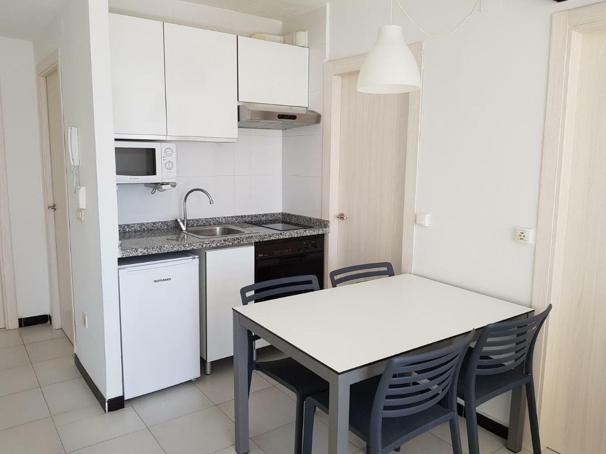 Apartamentos Maria Victoria Бенидорм Екстериор снимка