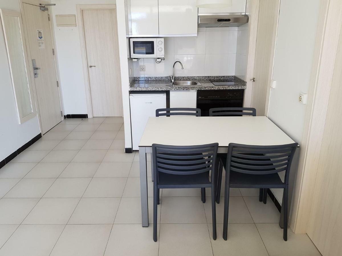 Apartamentos Maria Victoria Бенидорм Екстериор снимка
